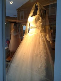 Glastonbury Weddings (Wedding Dresses and Bridal Wear) 1059583 Image 5